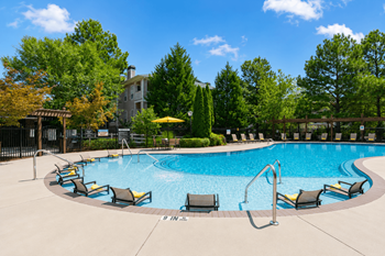 Pool & sun deck